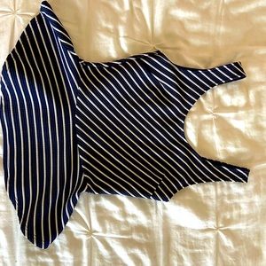 Super cute blouse! With a different style